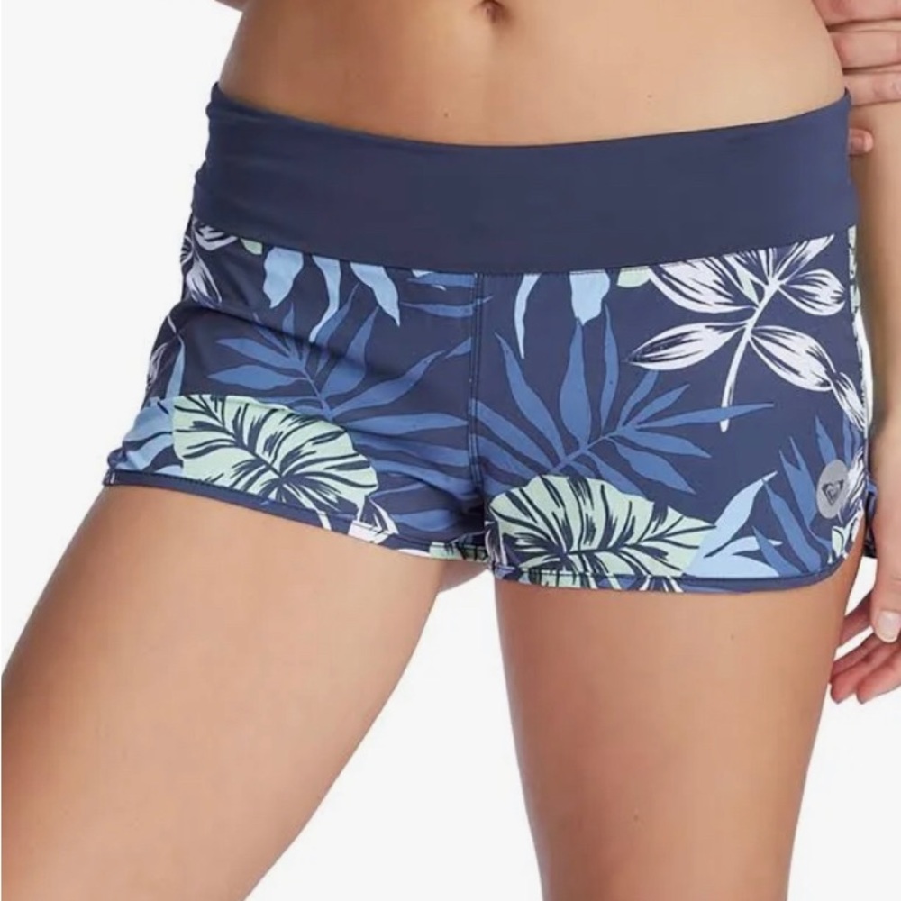 Roxy board shorts in size S(8)